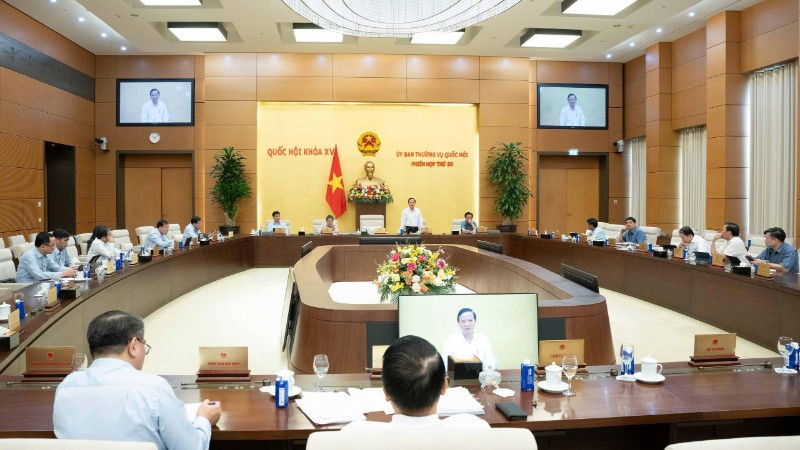 Quang cảnh phiên họp sáng 17/10. (Ảnh: DUY LINH)