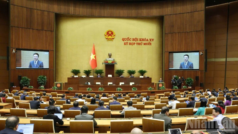 Quang cảnh phiên thảo luận ở hội trường ngày 21/11, tại Kỳ họp thứ 10, Quốc hội khóa XV. (Ảnh: DUY LINH)