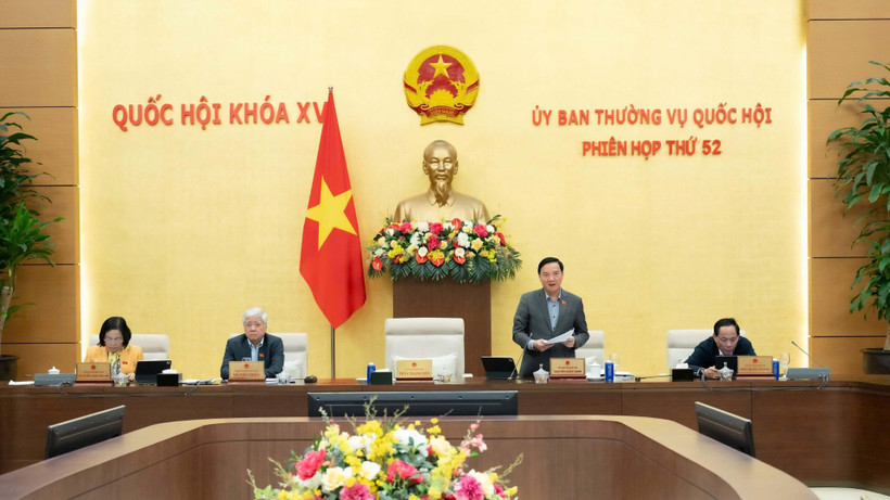 Phó Chủ tịch Quốc hội Nguyễn Khắc Định điều hành phiên họp. (Ảnh: DUY LINH)