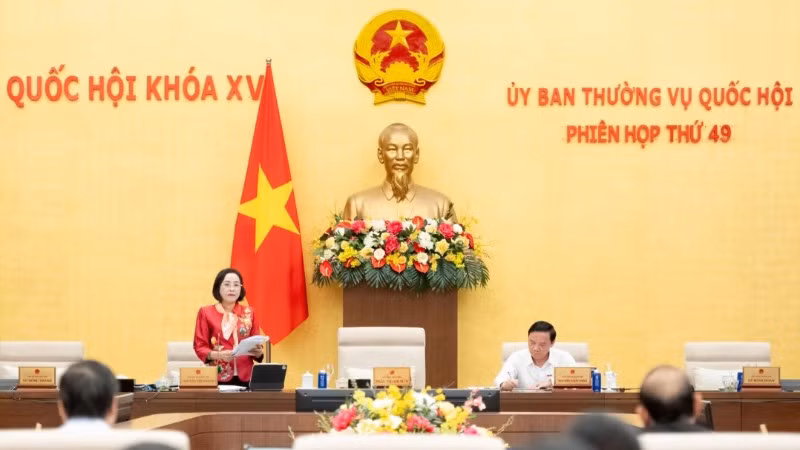 Phó Chủ tịch Quốc hội Nguyễn Thị Thanh điều hành phiên họp.