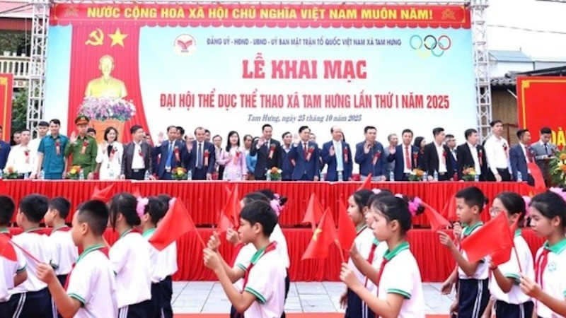 Lễ khai mạc Đại hội thể dục thể thao xã Tam Hưng (thành phố Hà Nội) lần thứ nhất.