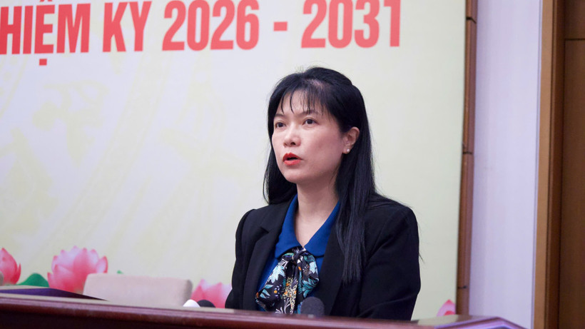 Đồng chí Tạ Thị Yên, Phó Chủ nhiệm Ủy ban Công tác đại biểu, Phó Chánh Văn phòng Thường trực Hội đồng Bầu cử Quốc gia, thông tin về tình hình cử tri tham gia bỏ phiếu bầu cử trong những giờ đầu sáng 15/3.