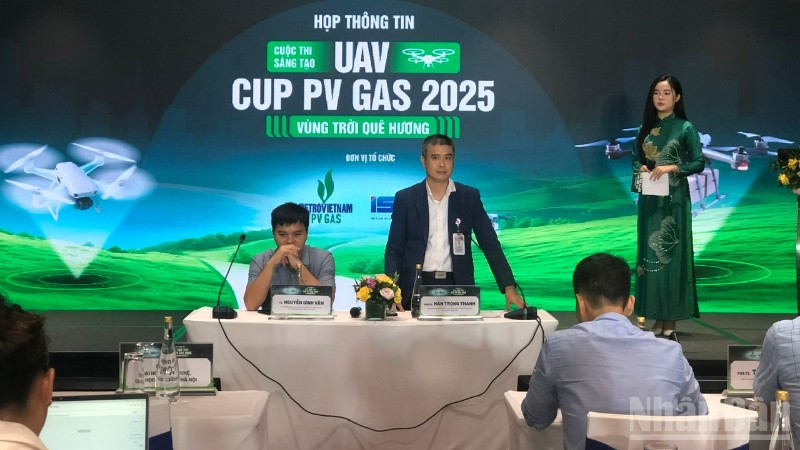 PGS, TS Hán Trọng Thanh, Phó Viện trưởng Viện Nghiên cứu Công nghệ không gian và dưới nước, Đại học Bách khoa Hà Nội giải đáp những câu hỏi của phóng viên về các vấn đề liên quan đến cuộc thi. 