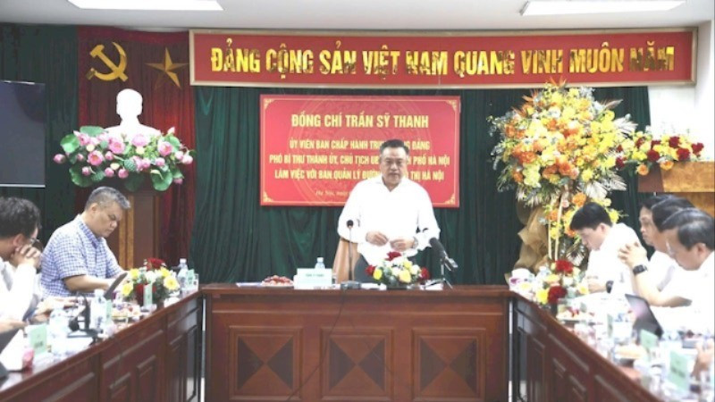 Chủ tịch Ủy ban nhân dân thành phố Trần Sỹ Thanh phát biểu kết luận buổi làm việc.