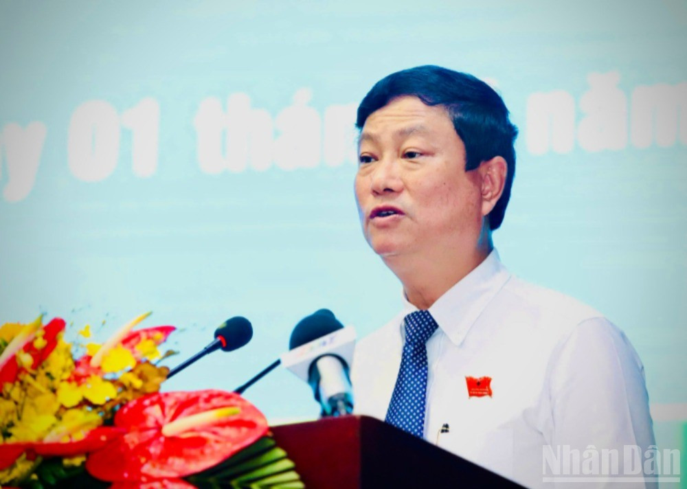 Đồng chí Võ Văn Minh, Chủ tịch Hội đồng nhân dân Thành phố Hồ Chí Minh phát biểu tại kỳ họp. ndo_br_anh-minh-2430.jpg