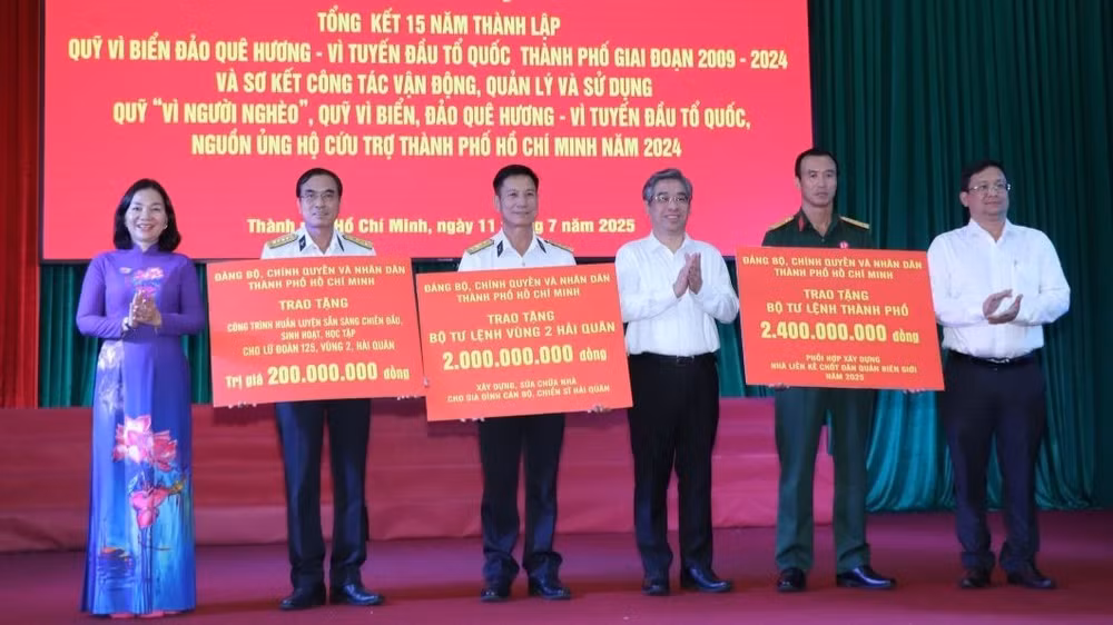 mat-tran-8310.jpg