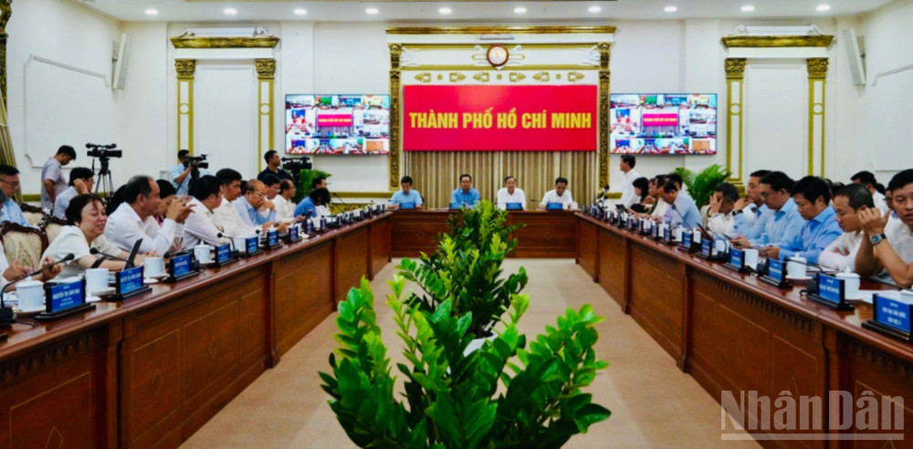 Quang cảnh phiên họp. ndo_br_toan-canh-4575.jpg