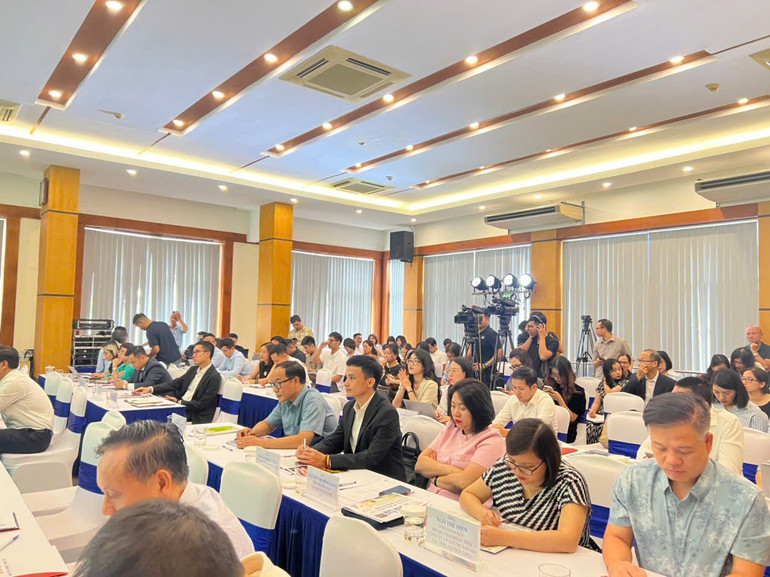 Quang cảnh tọa đàm. 12fa53578831016f58202.jpg