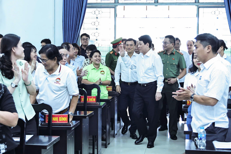Chủ tịch nước Lương Cường tại Hội nghị tiếp xúc cử tri sau Kỳ họp thứ 9, Quốc hội khóa XV. anh-ct-nuoc.jpg