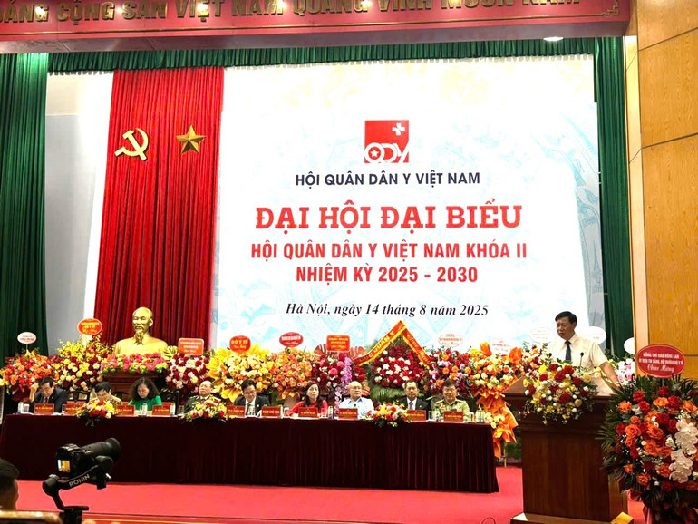 Thứ trưởng Y tế Đỗ Xuân Tuyên phát biểu tại Đại hội. 099f56121c0d9453cd1c.jpg