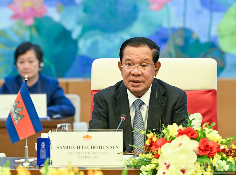 Chủ tịch Thượng viện Campuchia Hun Sen phát biểu tại buổi tiếp. (Ảnh: Duy Linh) image-3.jpg