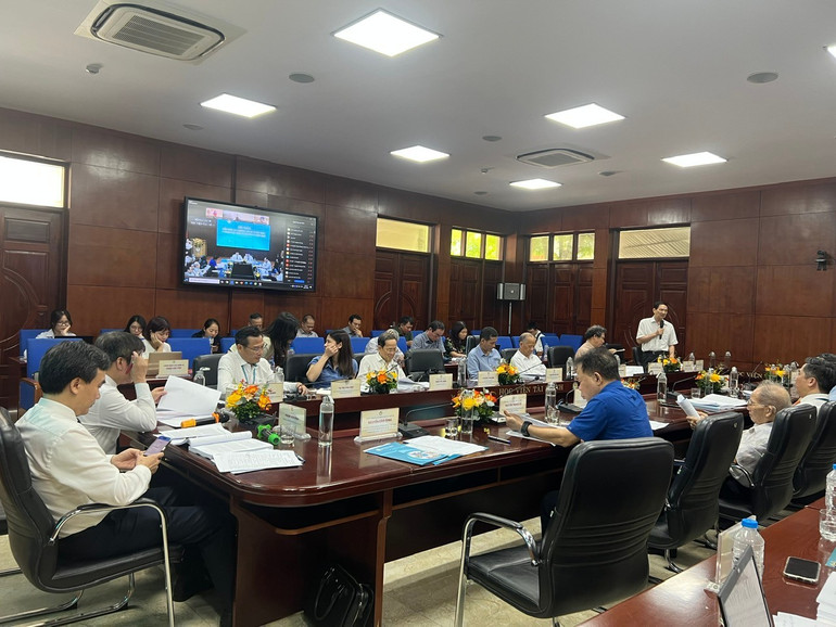 Quang cảnh cuộc họp. c17d94390d24bb7ae2353.jpg
