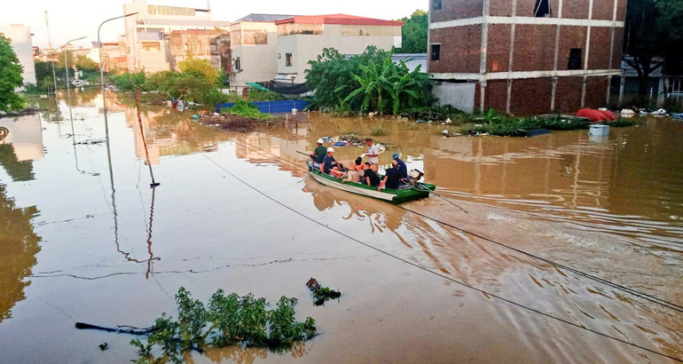 Năm nay, ảnh hưởng của bão lũ cũng gây cản trở đến tiến độ thi công các dự án đầu tư công tại một số địa phương. 295377569819007833.jpg
