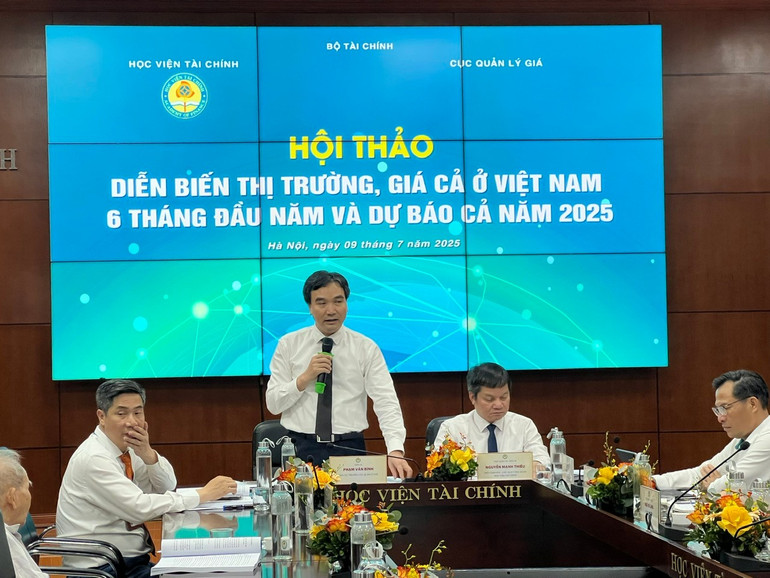 Tiến sĩ Phạm Văn Bình, Phó Cục trưởng Cục Quản lý giá, Bộ Tài chính đồng chủ trì Hội thảo. a6bc077a6766d1388877.jpg
