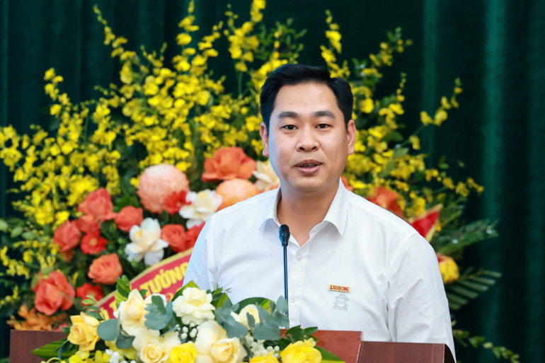 Herr Nguyen Duc Thanh, stellvertretender Chefredakteur der Zeitung Lao Dong, kommentierte die Rolle der freiwilligen Steuerkonformität und betrachtete sie als „weiche Infrastruktur moderner Regierungsführung“. 0b1b7f81726bff35a67a.jpg