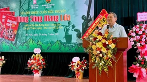 Trung tướng Phùng Khắc Đăng, nguyên Phó Chủ nhiệm Tổng cục Chính trị Quân đội nhân dân Việt Nam đã có những chia sẻ đầy xúc động về tác giả, tác phẩm.