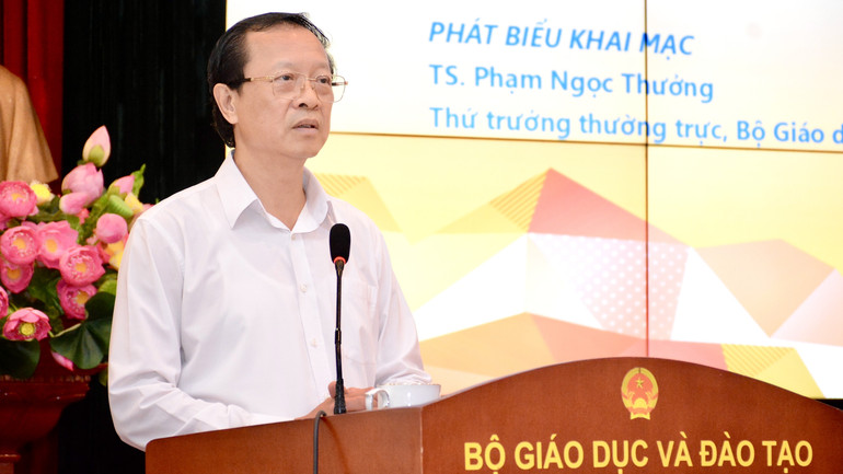 Thứ trưởng Giáo dục và Đào tạo Phạm Ngọc Thưởng phát biểu ý kiến tại hội thảo. (Ảnh: Bộ Giáo dục và Đào tạo) dsc-0292.jpg