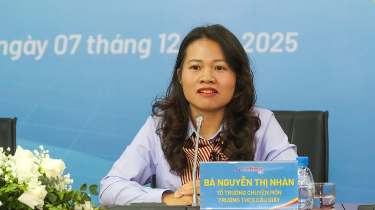 ٹیچر Nguyen Thi Nhan، ہیڈ آف پروفیشنل گروپ، Cau Giay سیکنڈری اسکول نے پروگرام کی اہمیت کو بہت سراہا ہے۔ z7301043081998-5e5e60830539bc2d7df8adae7ad0e471.jpg