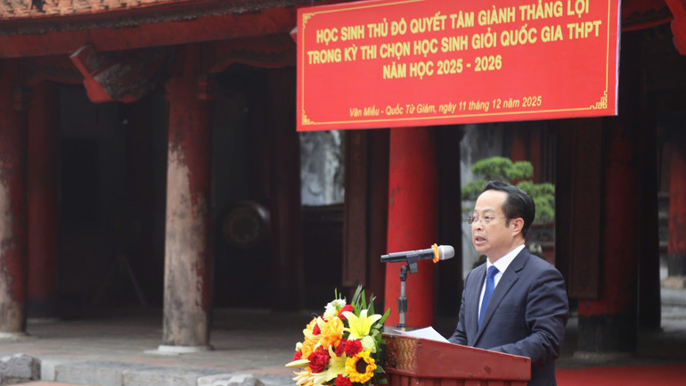 นายเจิ่น เถื่อ กวง รองประธานสภาประชาชนฮานอย กล่าวสุนทรพจน์ 1000076364.jpg