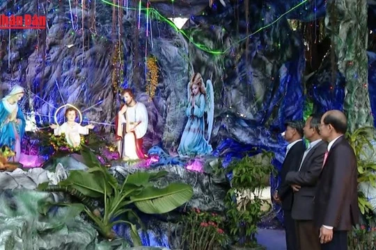 [Video] Ninh Bình lung linh chào đón Giáng sinh