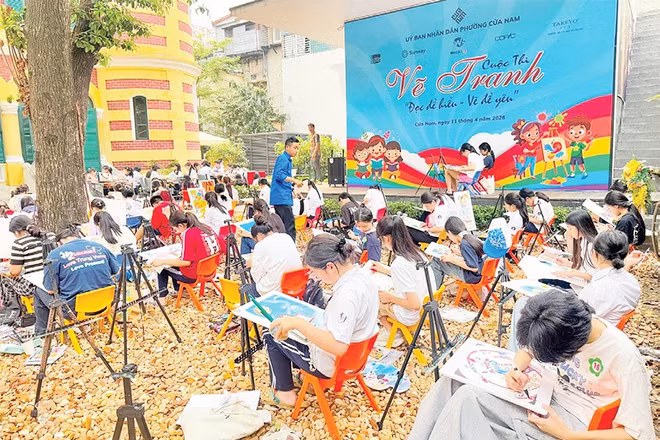 UBND phường Cửa Nam tổ chức nhiều hoạt động nhằm giúp giới trẻ gắn bó hơn với sách, trong đó có cuộc thi vẽ tranh “Đọc để hiểu - vẽ để yêu”.