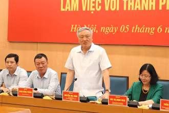 Đồng chí Nguyễn Hòa Bình, Ủy viên Bộ Chính trị, Phó Thủ tướng Thường trực Chính phủ phát biểu tại buổi làm việc.
