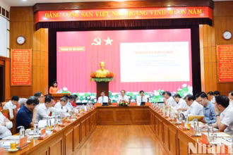 Hội thảo khoa học “100 năm (1925-2025) báo chí cách mạng đồng hành cùng sự phát triển thành phố Đà Nẵng và vai trò của báo chí với cuộc sống hôm nay”. (Ảnh: ANH ĐÀO)