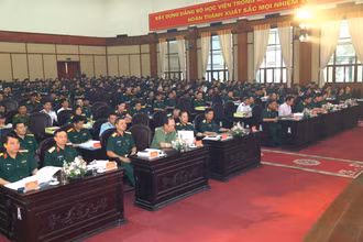Đông đảo các đại biểu, nhà khoa học tham gia hội thảo.