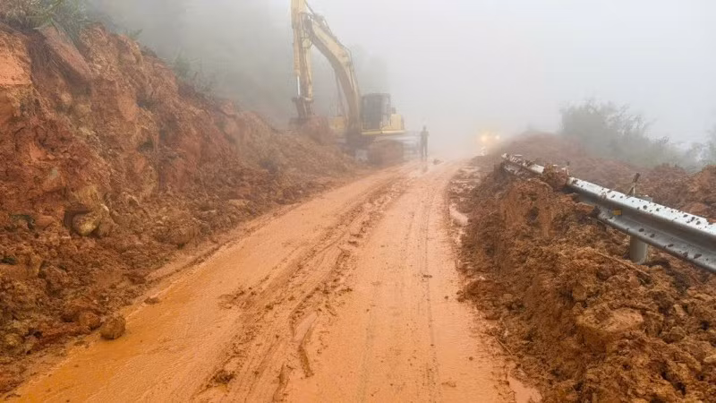 Đèo Đại Ninh tiếp tục sạt lở.
