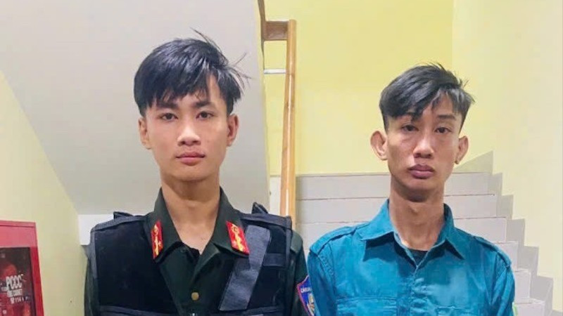 Đối tượng Nguyễn Phạm Hoàng Dương (trái) và Nguyễn Thuận Quý (phải) 1-435.jpg