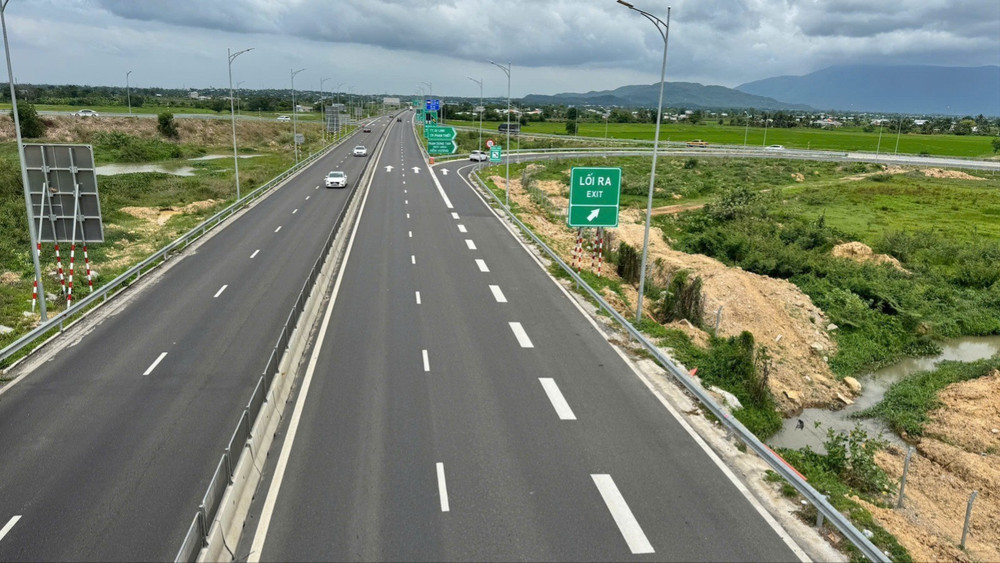 Vạch đứt sẽ kéo dài thêm 40m. 1944013da19615c84c87-6873.jpg