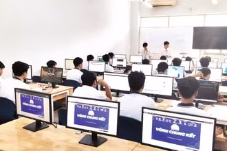 Học sinh tham gia Hội thi Tin học trẻ Thành phố Hồ Chí Minh năm 2025. (Ảnh CTV)