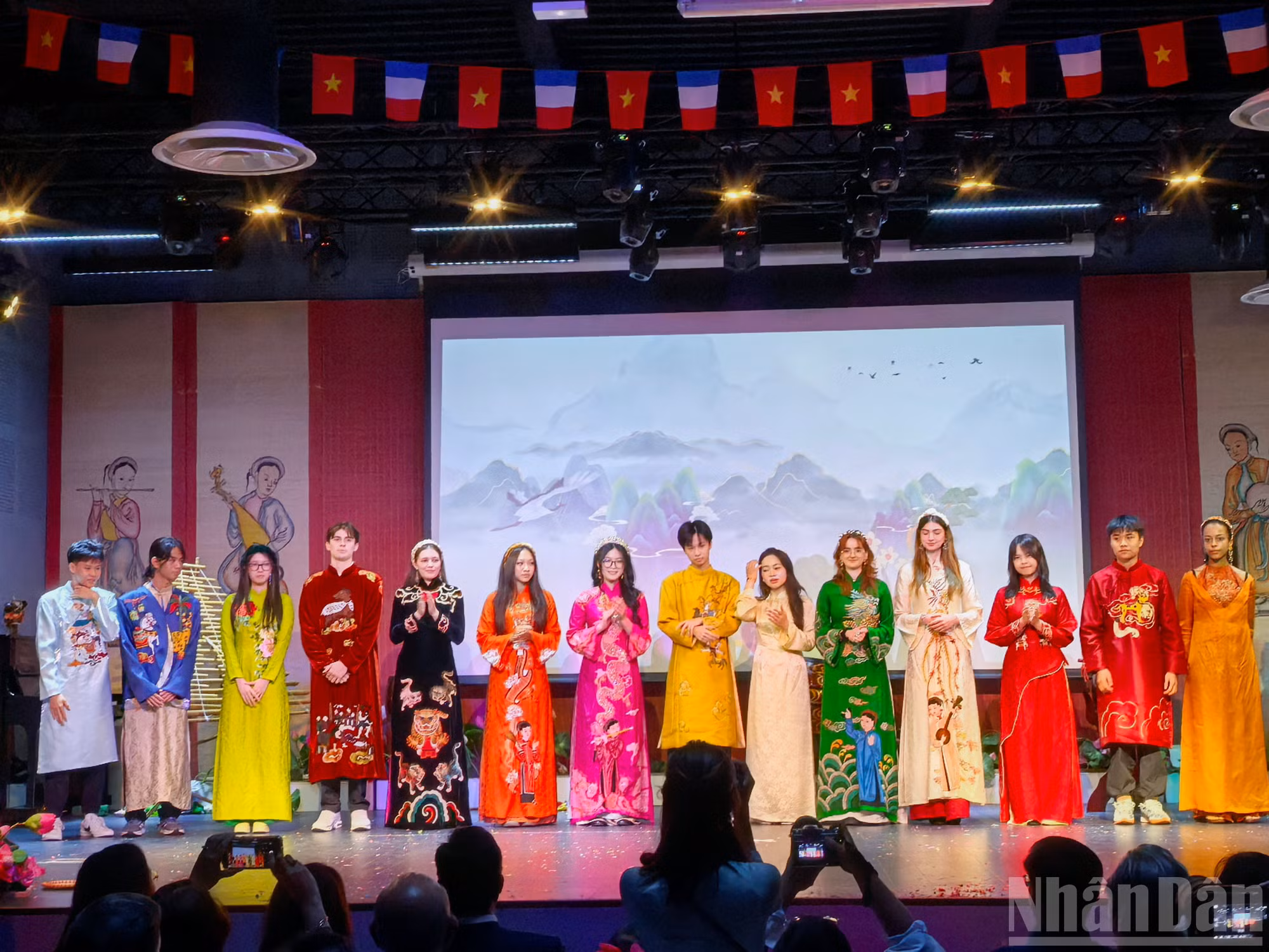 ndo_br_aodai3.jpg