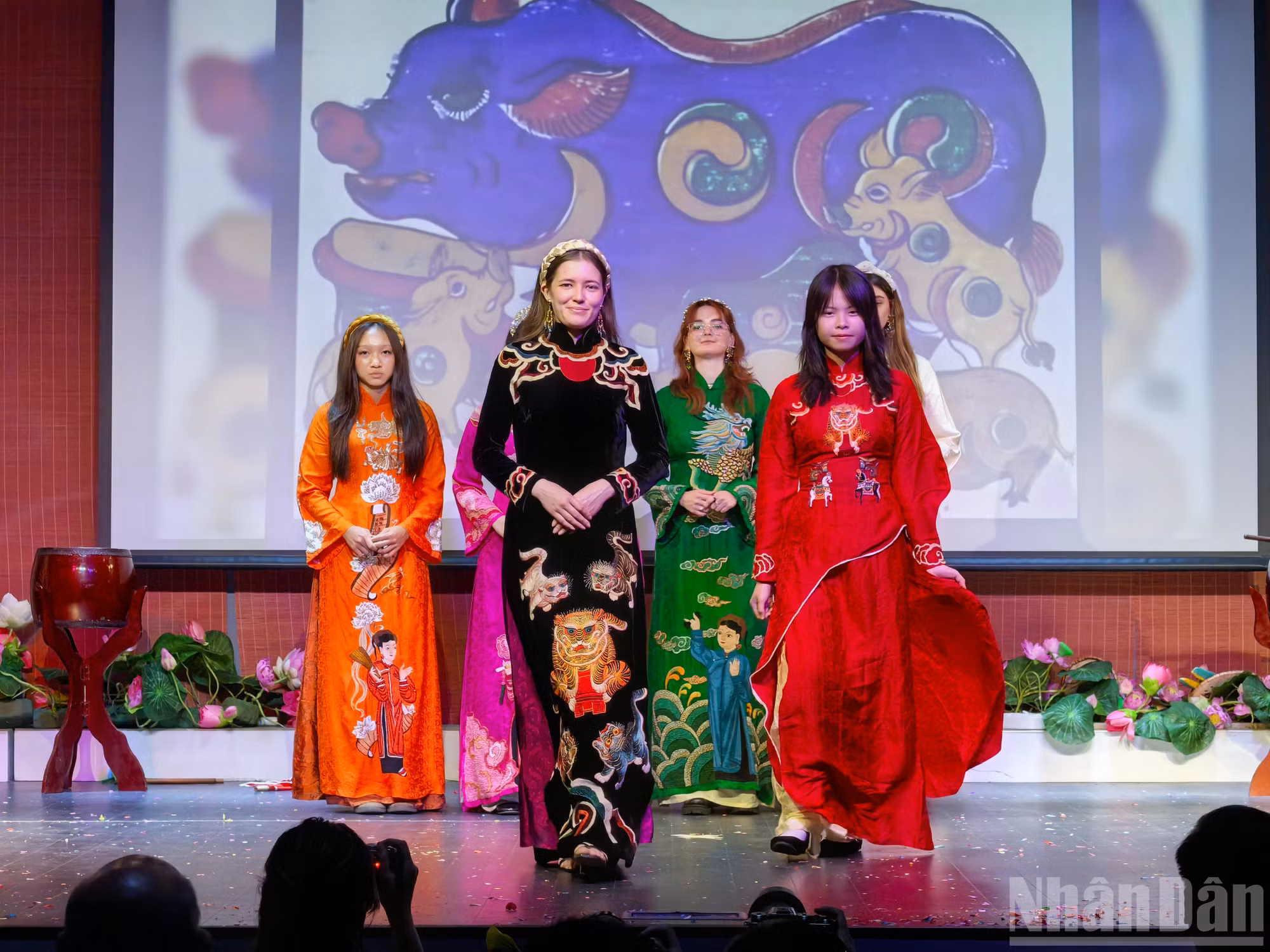 ndo_br_aodai2.jpg