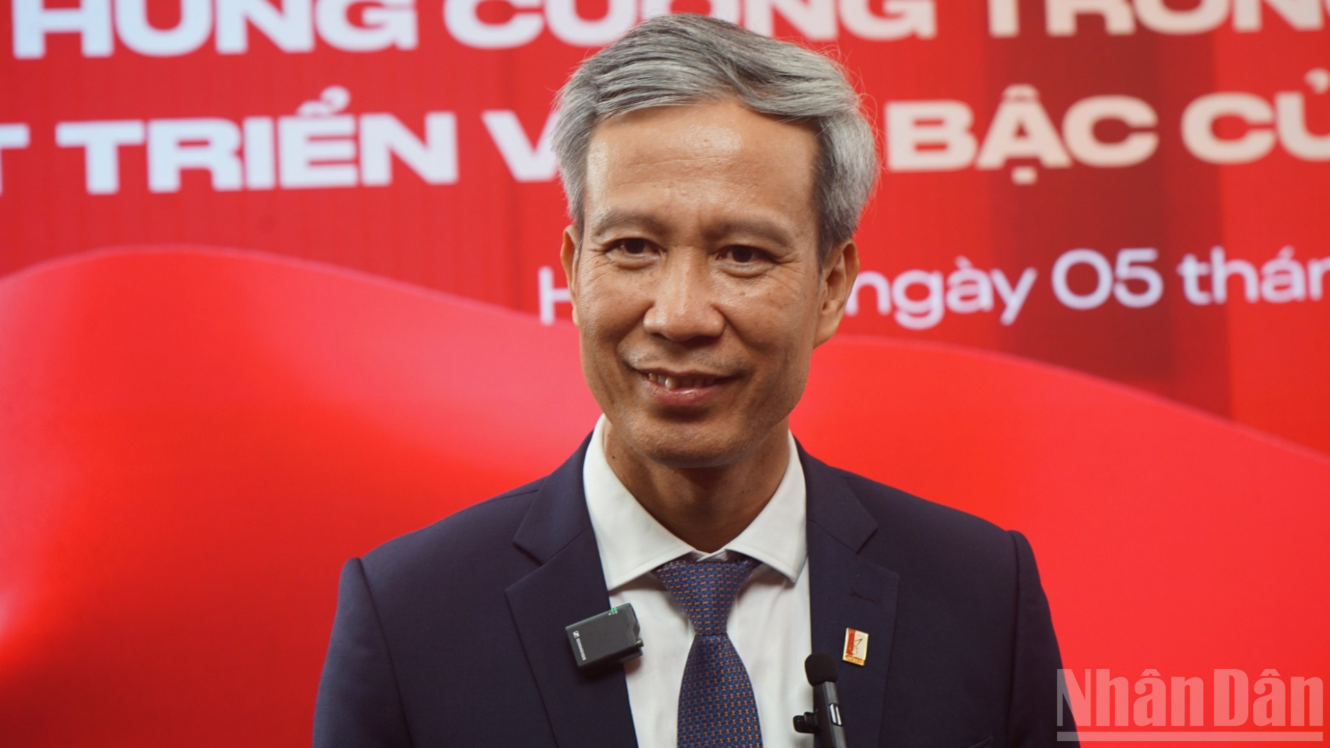 GS, TS Lê Anh Tuấn trao đổi với phóng viên Báo Nhân Dân. (Ảnh: TRUNG HƯNG) ndo_br_dsc03084-7200.jpg