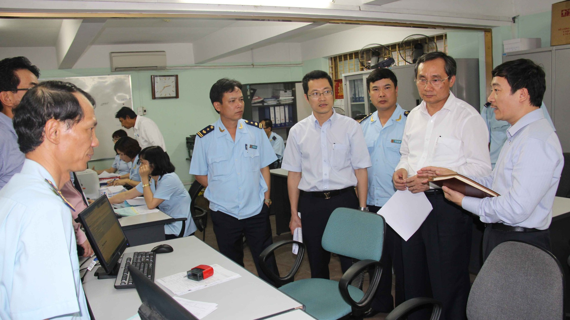 Kiểm tra thực hiện Hệ thống thông quan tự động và Cơ chế một cửa quốc gia VNACCS/VCIS tại Chi cục Hải quan cảng Hải Phòng khu vực II, ngày 22/4/2014. anh-7-8-3636.jpg