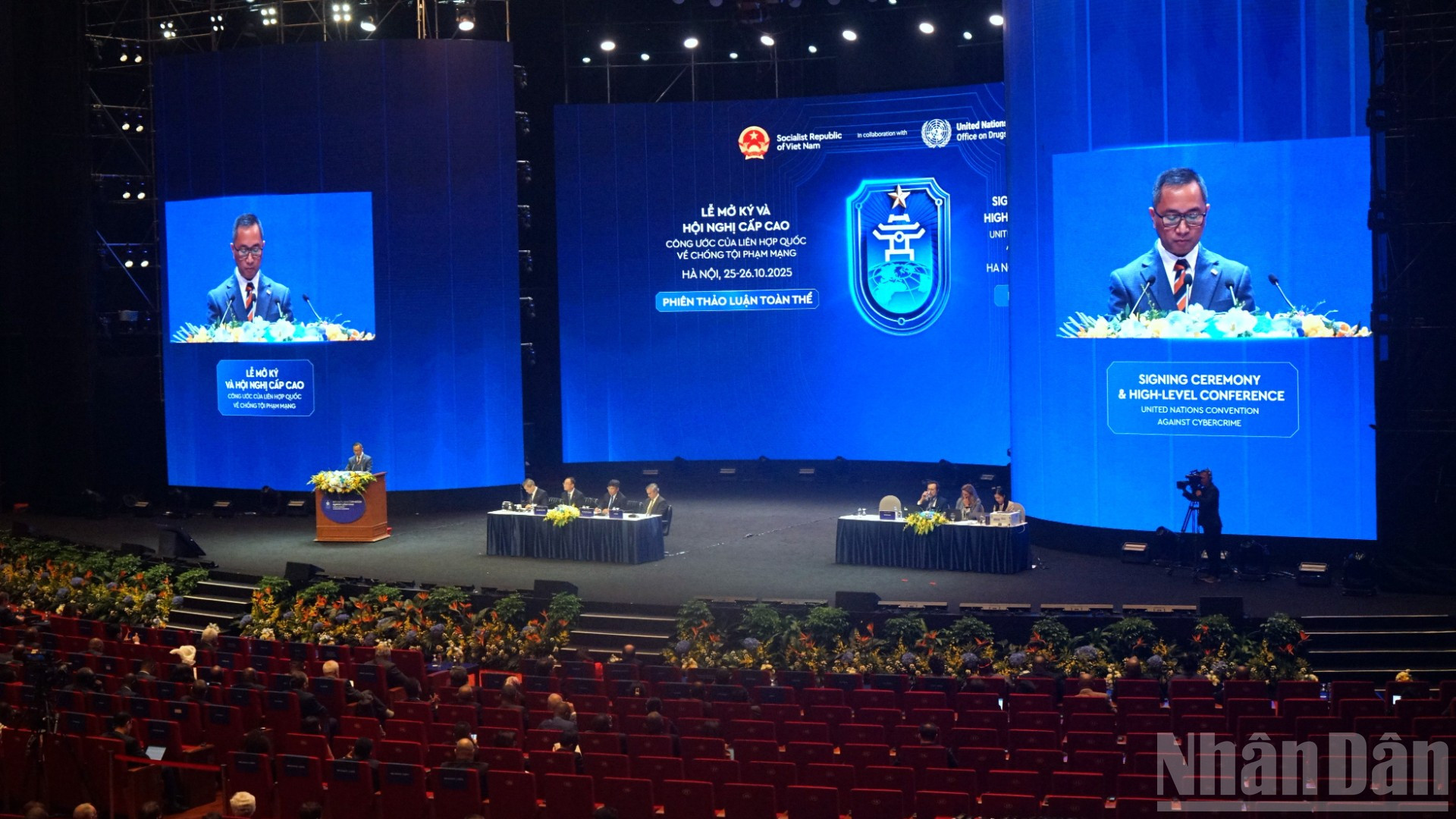 Phiên thảo luận cấp cao về hợp tác quốc tế trong phòng, chống tội phạm mạng trong khuôn khổ Lễ mở ký Công ước Liên hợp quốc về phòng chống tội phạm mạng ngày 26/10. (Ảnh: TRUNG HƯNG)