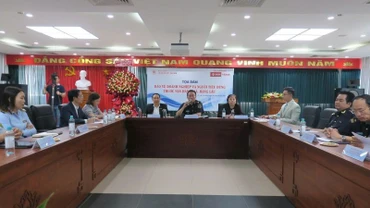 Quang cảnh Tọa đàm “Bảo vệ doanh nghiệp và người tiêu dùng trước nạn hàng giả, hàng lậu”.