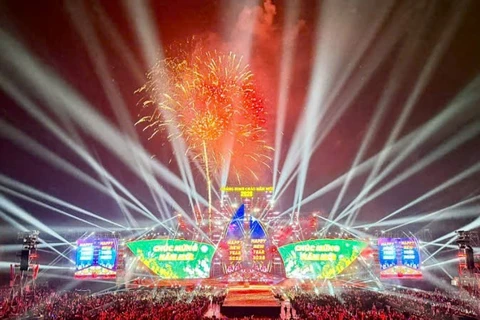 Chương trình nghệ thuật Countdown chào năm mới 2026 của Quảng Ninh thu hút hơn 50.000 người.