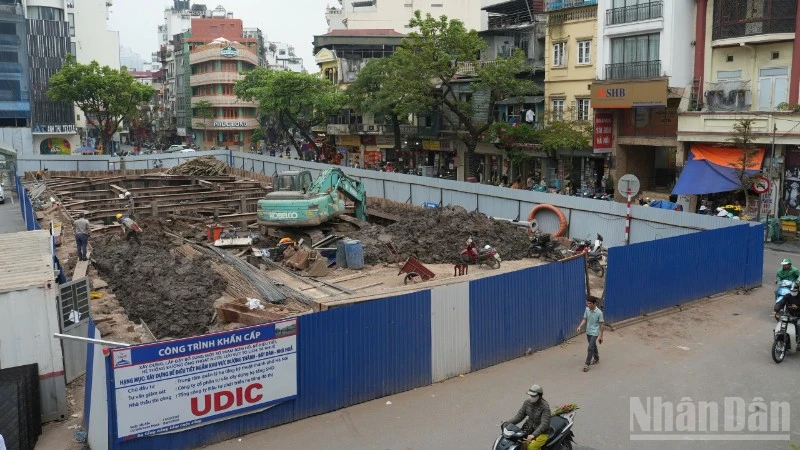 Hà Nội Phân Luồng Giao Thông Giảm Ùn Tắc Tại Khu Vực Chợ Hàng Da