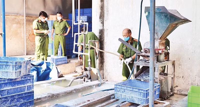 Lực lượng Công an tỉnh Đồng Nai phát hiện một vụ xả thải chưa qua xử lý trên địa bàn.