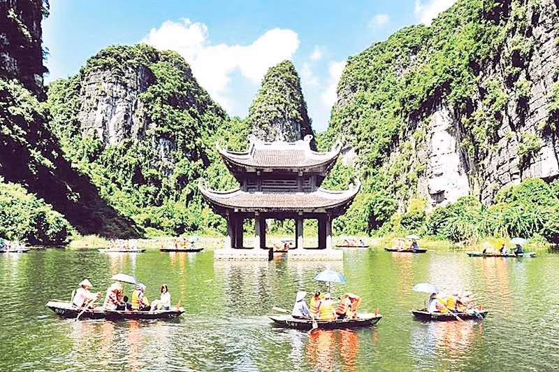Giữ gìn hiện trạng Di sản Văn hóa và Thiên nhiên thế giới Tràng An ngày càng được siết chặt (Ảnh SỞ DU LỊCH NINH BÌNH)