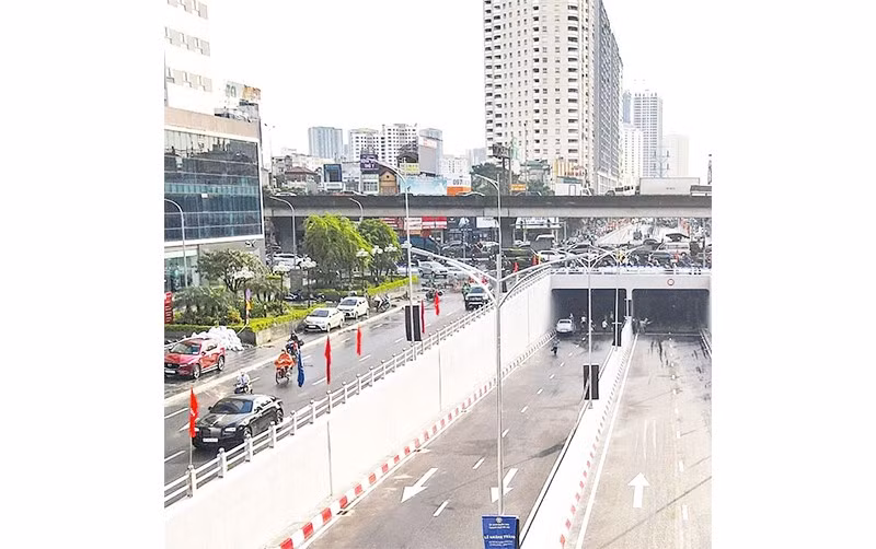 Hầm chui tại nút giao Lê Văn Lương-Khuất Duy Tiến (đường Vành đai 3), Hà Nội.