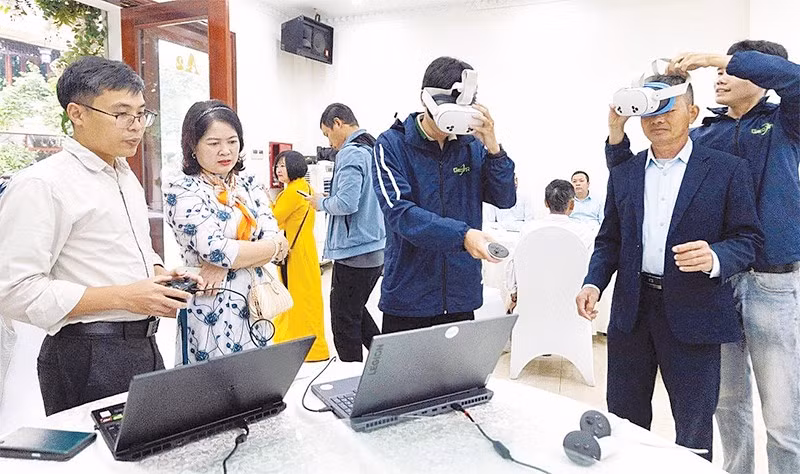 Ứng dụng công nghệ thực tế ảo (VR) trong lĩnh vực trồng trọt giúp người sản xuất mô phỏng toàn bộ quy trình canh tác.