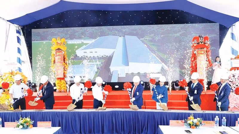 Công ty Trách nhiệm hữu hạn Dowooinsys Vina (Tập đoàn NP, Hàn Quốc) khởi công nhà máy thứ 2 tại Khu công nghiệp Sông Công II.