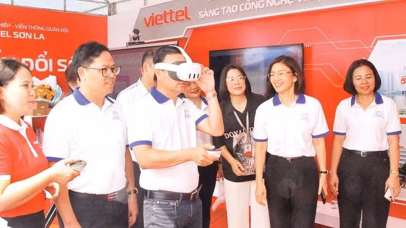 Sơn La tích hợp Chatbot AI vào Trung tâm Điều hành thông minh với gần 200 kịch bản thuộc các lĩnh vực cùng 86 kịch bản trên cổng dữ liệu.
