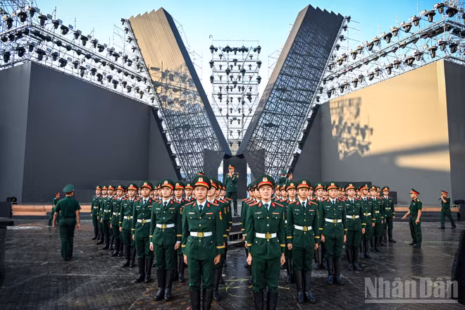 [Ảnh] Tái hiện hình ảnh duyệt binh trên Quảng trường Đỏ tại Concert Quốc gia "Tổ quốc trong tim" 