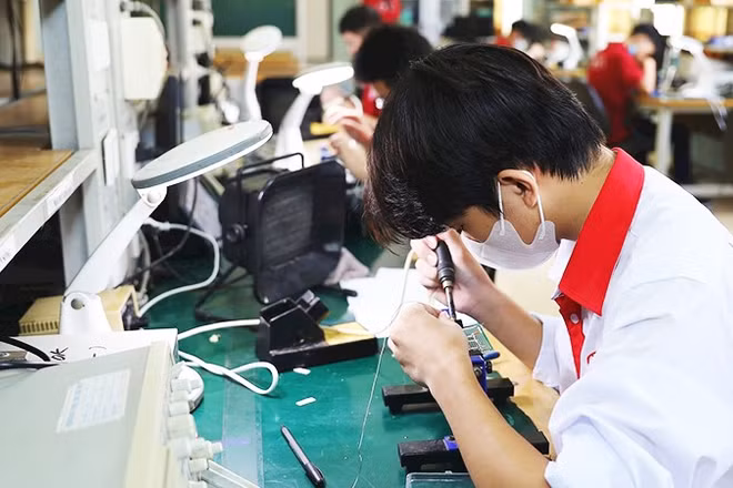 Giờ thực hành của Trường cao đẳng nghề Công nghệ cao Hà Nội. 