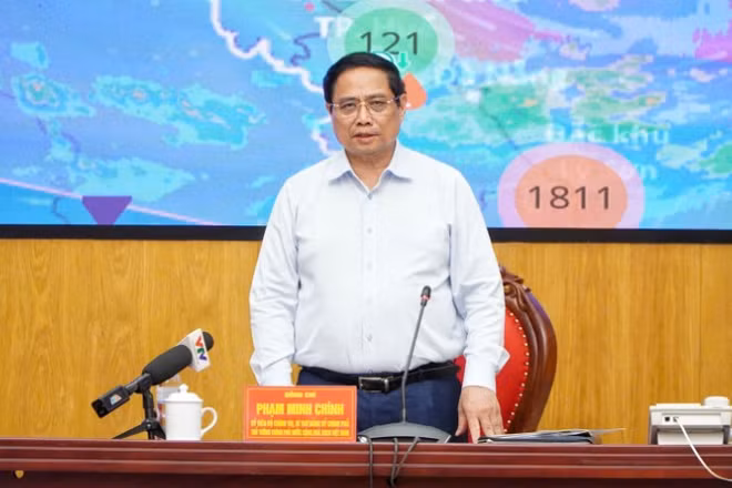 Thủ tướng Phạm Minh Chính phát biểu chỉ đạo tại Sở Chỉ huy tiền phương.