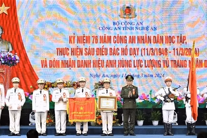 Công an tỉnh Nghệ An vinh dự đón nhận danh hiệu Anh hùng Lực lượng vũ trang nhân dân vào tháng 3/2024.